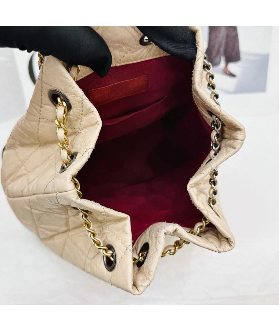 CHANEL Бежевый кожаный рюкзак, фото 5