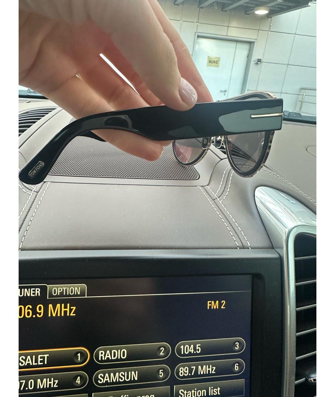 TOM FORD Черные пластиковые солнцезащитные очки, фото 2