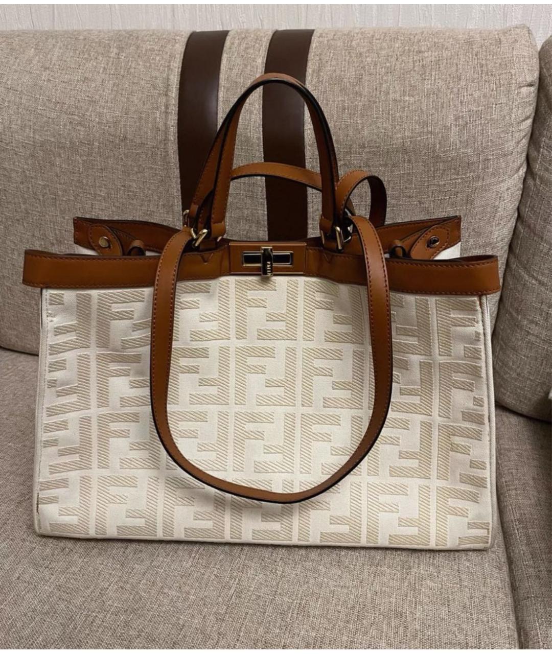 FENDI Бежевая тканевая сумка с короткими ручками, фото 2