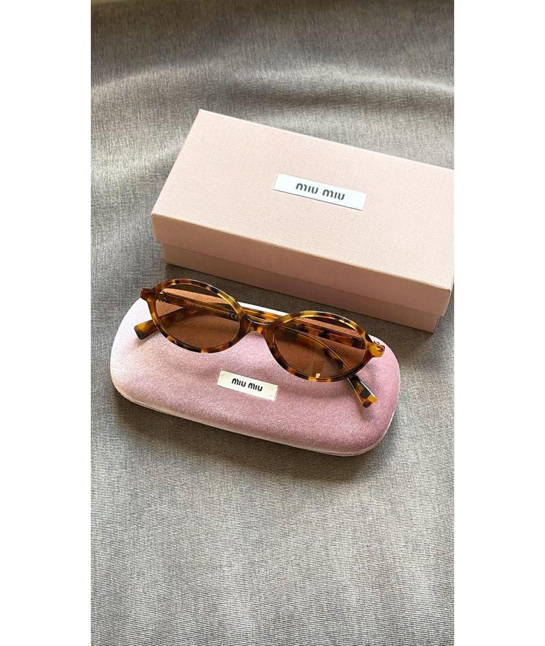 MIU MIU Коричневые пластиковые солнцезащитные очки, фото 2