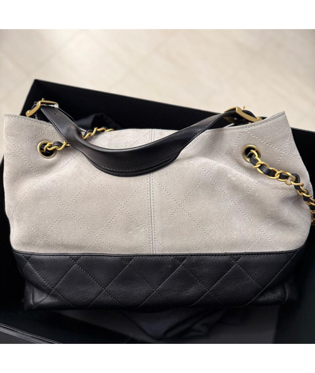CHANEL Серая замшевая сумка через плечо, фото 4