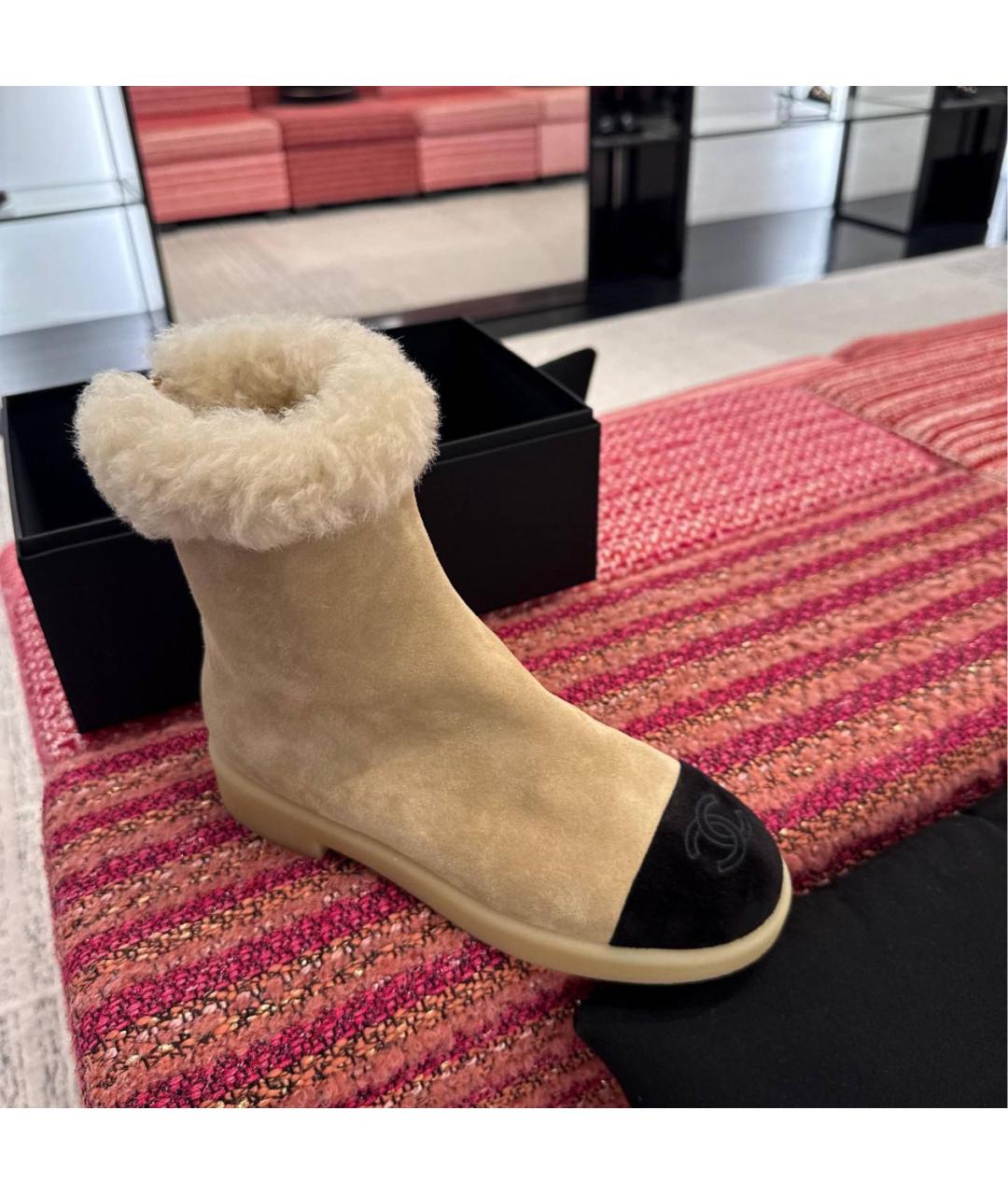 CHANEL Бежевые замшевые сапоги, фото 2