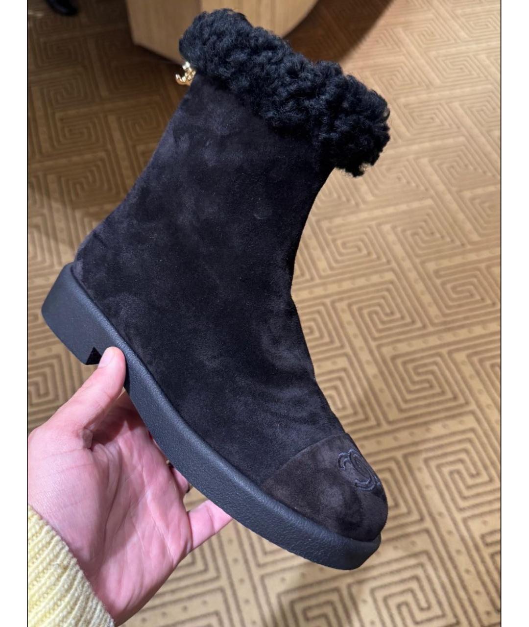 CHANEL Черные замшевые сапоги, фото 3