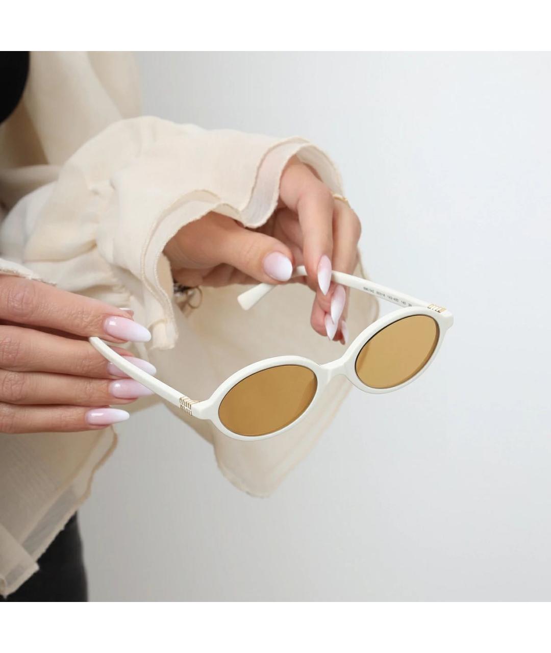 MIU MIU Белые пластиковые солнцезащитные очки, фото 4