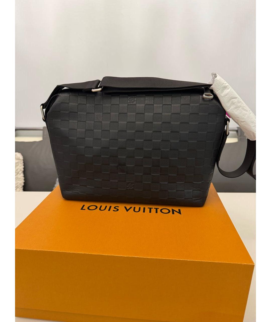 LOUIS VUITTON Черная кожаная сумка на плечо, фото 2