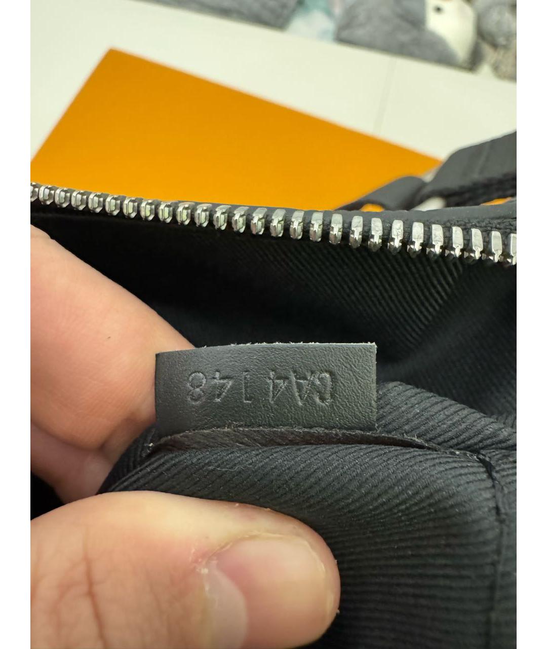 LOUIS VUITTON Черная кожаная сумка на плечо, фото 8