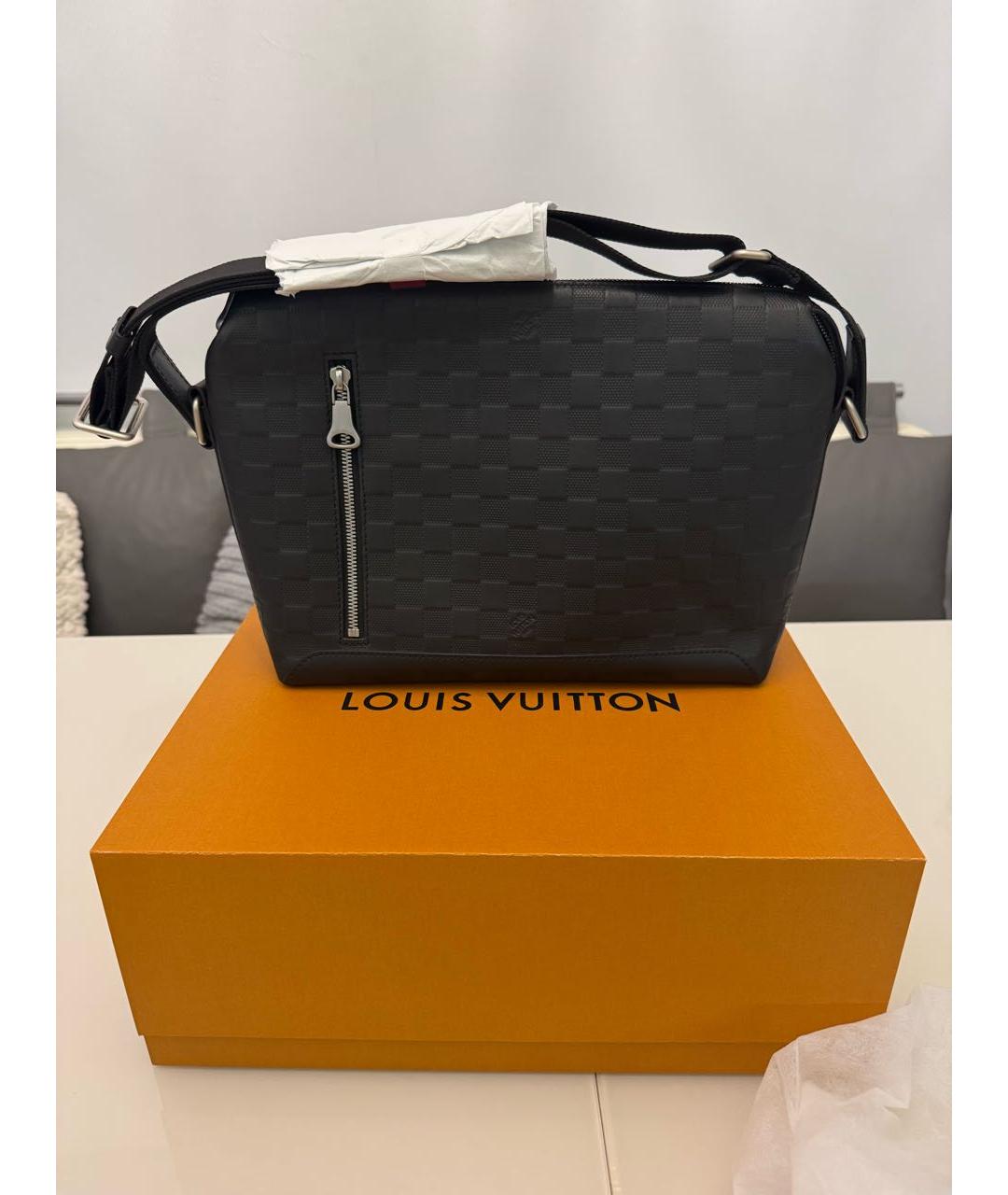 LOUIS VUITTON Черная кожаная сумка на плечо, фото 9