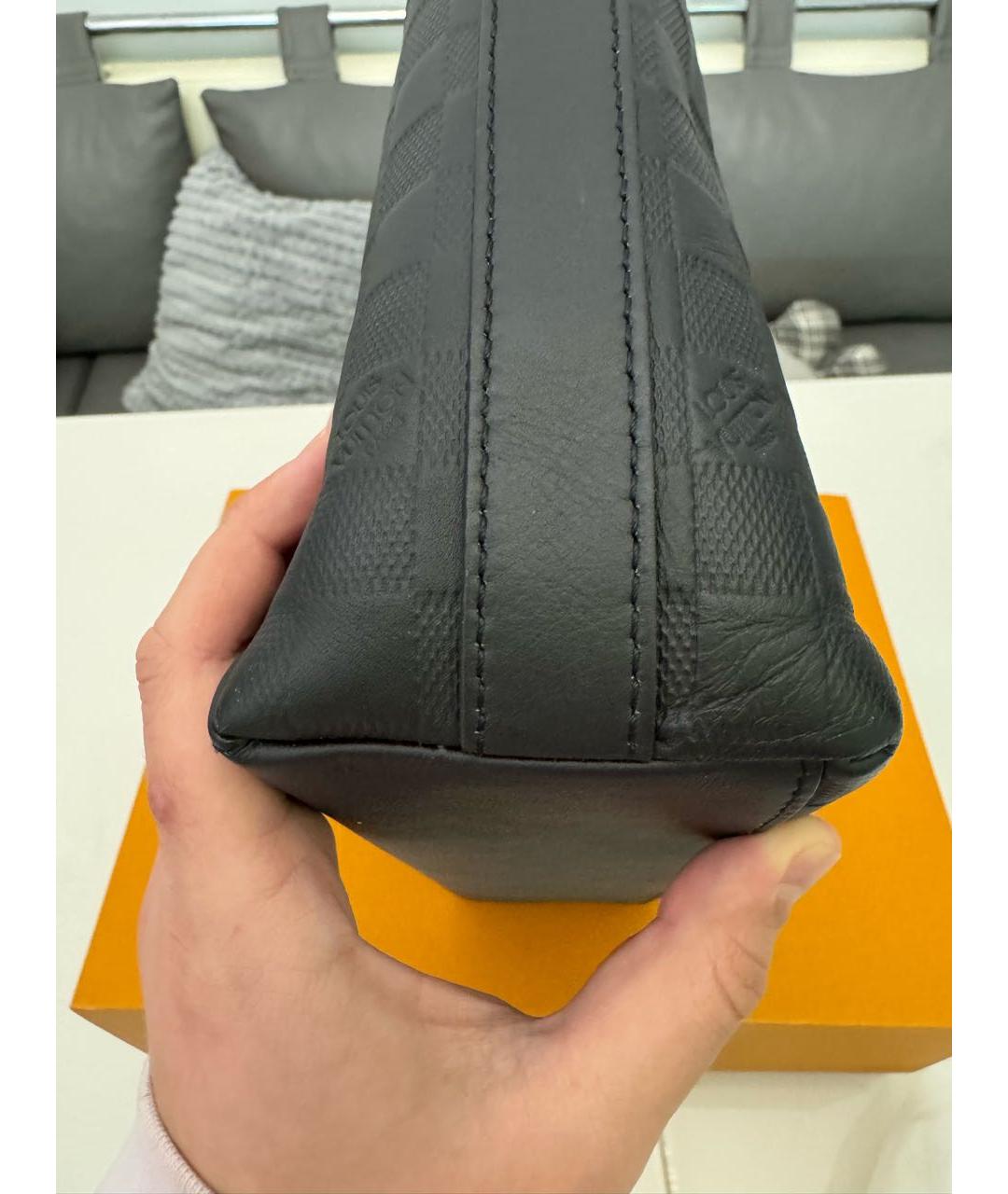 LOUIS VUITTON Черная кожаная сумка на плечо, фото 5