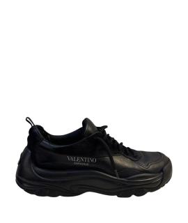 VALENTINO Низкие кроссовки / кеды