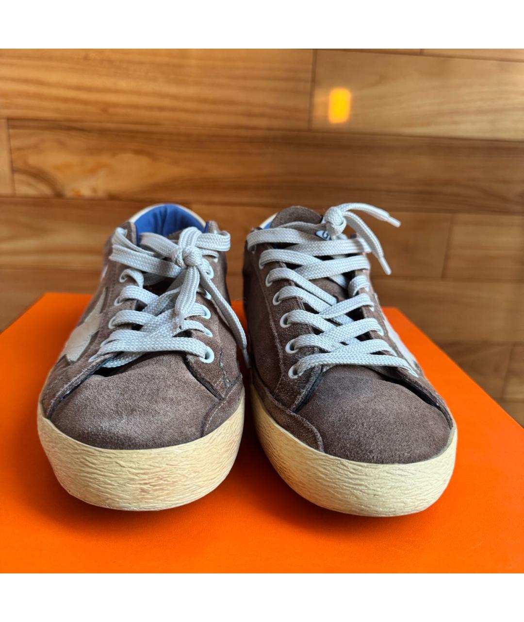 GOLDEN GOOSE DELUXE BRAND Коричневые замшевые низкие кроссовки / кеды, фото 2