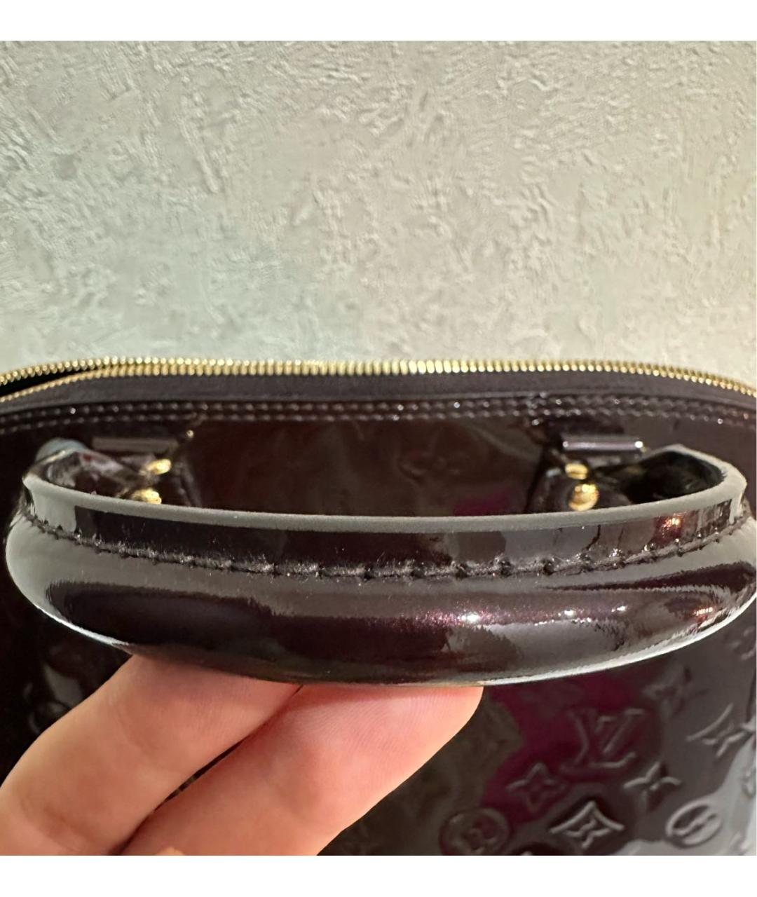LOUIS VUITTON Бордовая сумка с короткими ручками из лакированной кожи, фото 4