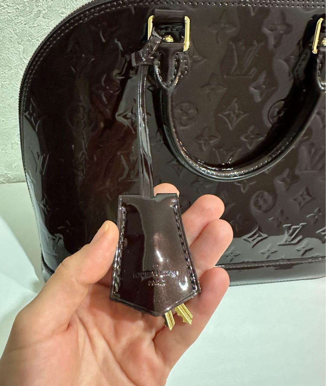 LOUIS VUITTON Бордовая сумка с короткими ручками из лакированной кожи, фото 8