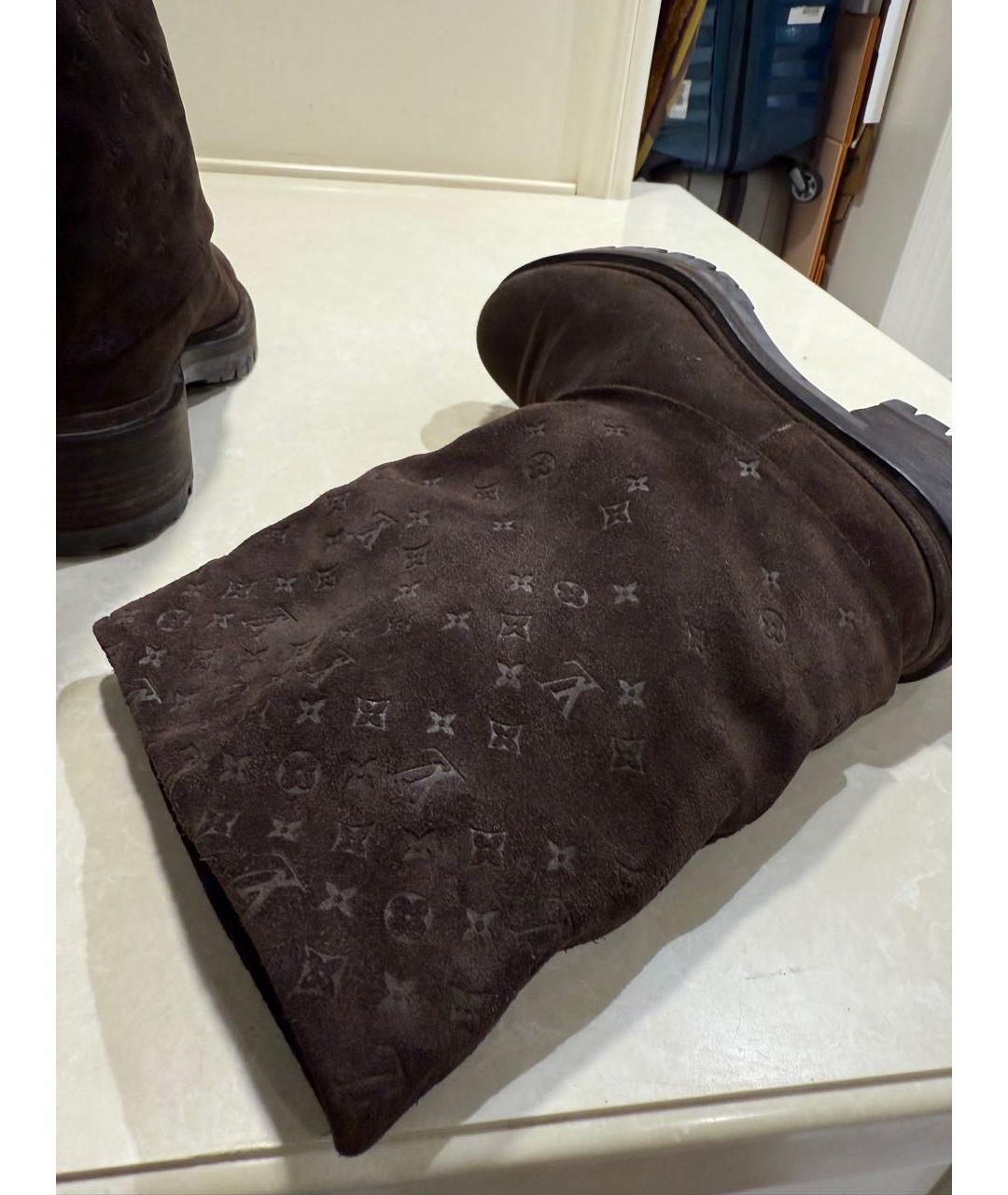 LOUIS VUITTON Коричневые замшевые полусапоги, фото 6