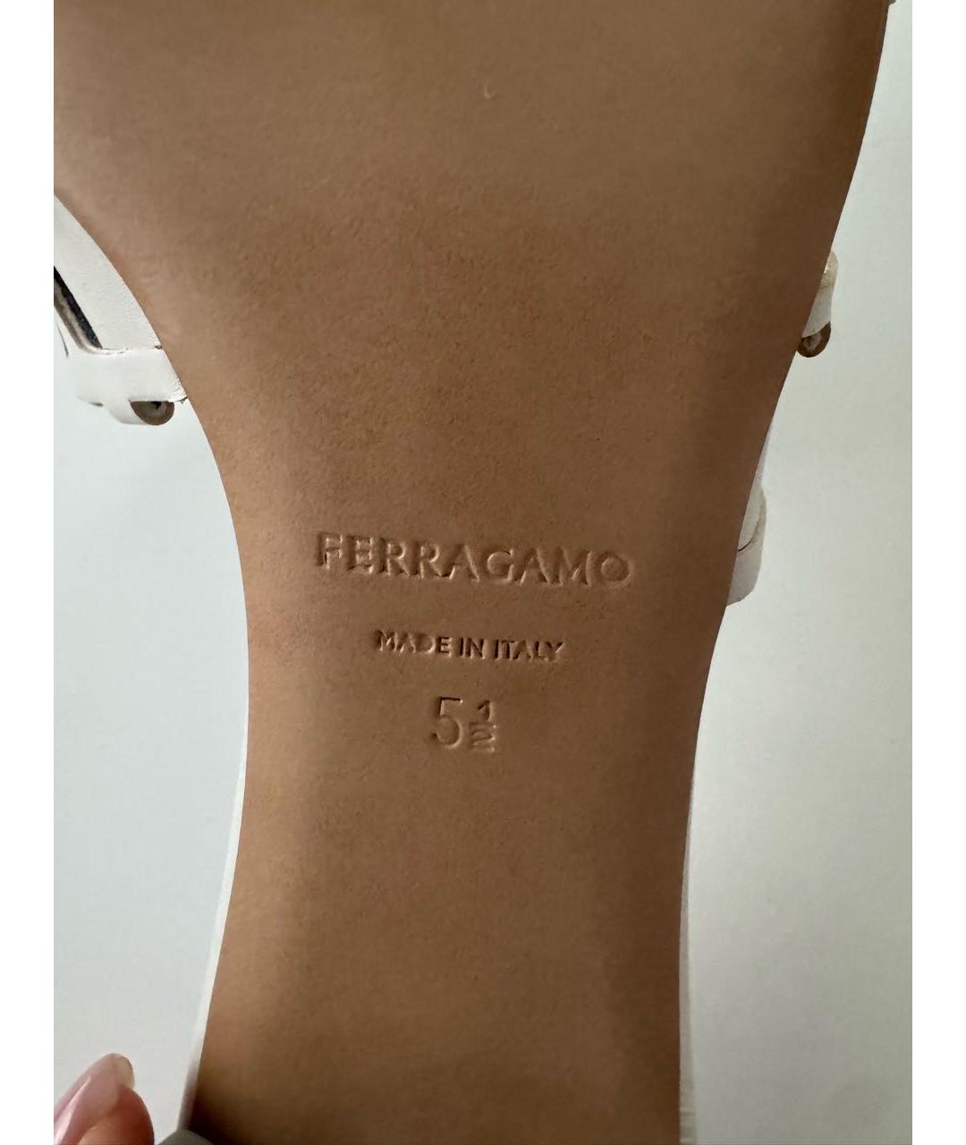 FERRAGAMO Белые кожаные босоножки, фото 6