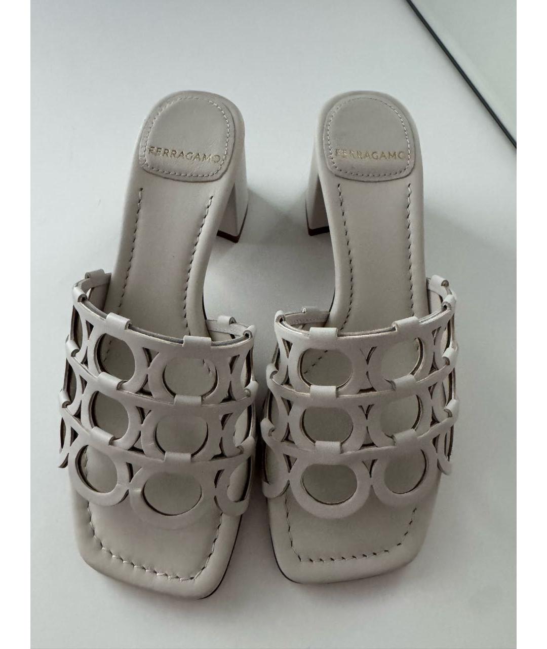 FERRAGAMO Белые кожаные босоножки, фото 2