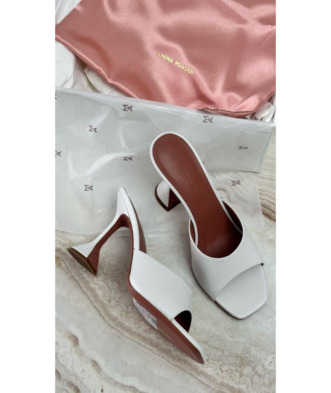 Amina Muaddi Белые кожаные мюли, фото 5