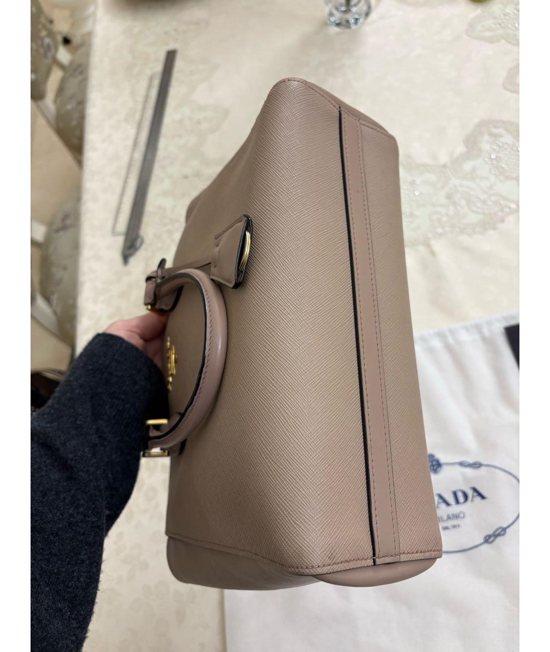 PRADA Бежевая кожаная сумка с короткими ручками, фото 4