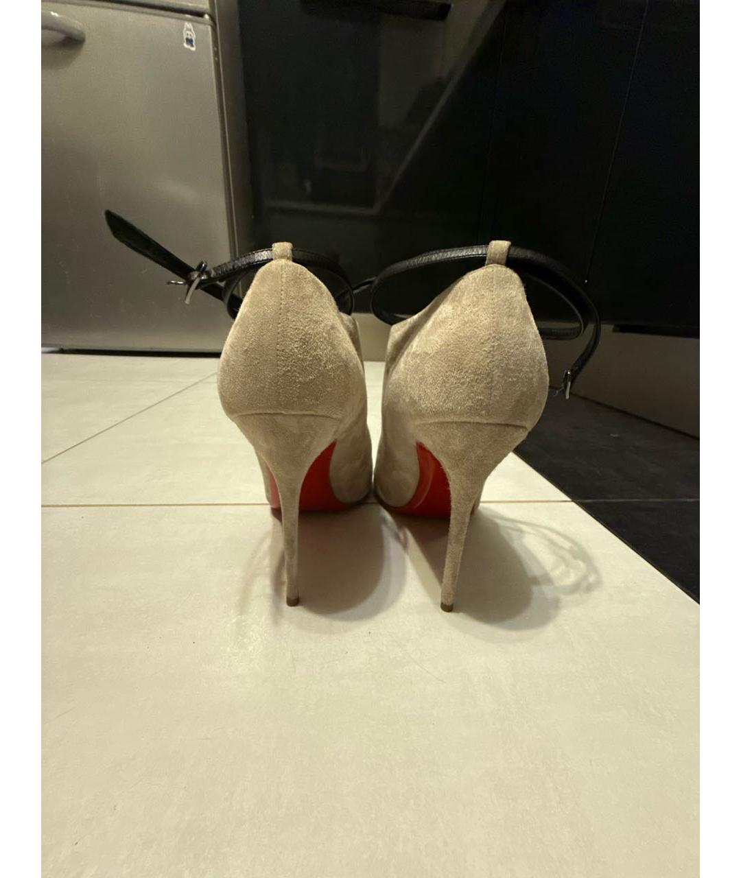 CHRISTIAN LOUBOUTIN Серые замшевые ботильоны, фото 4