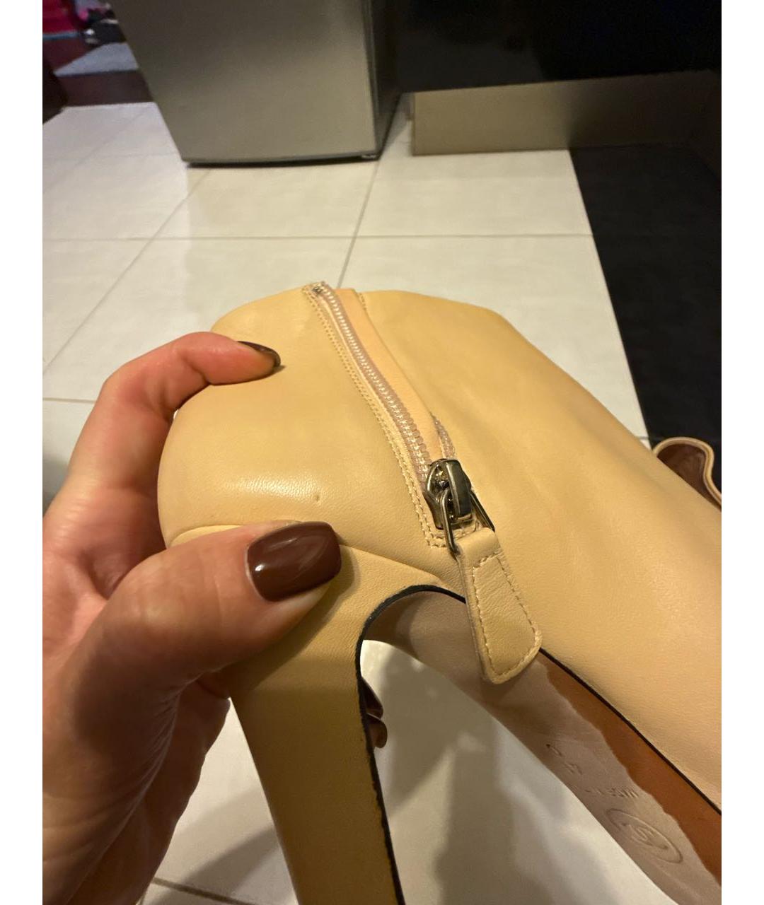 CHANEL Бежевые кожаные ботильоны, фото 6