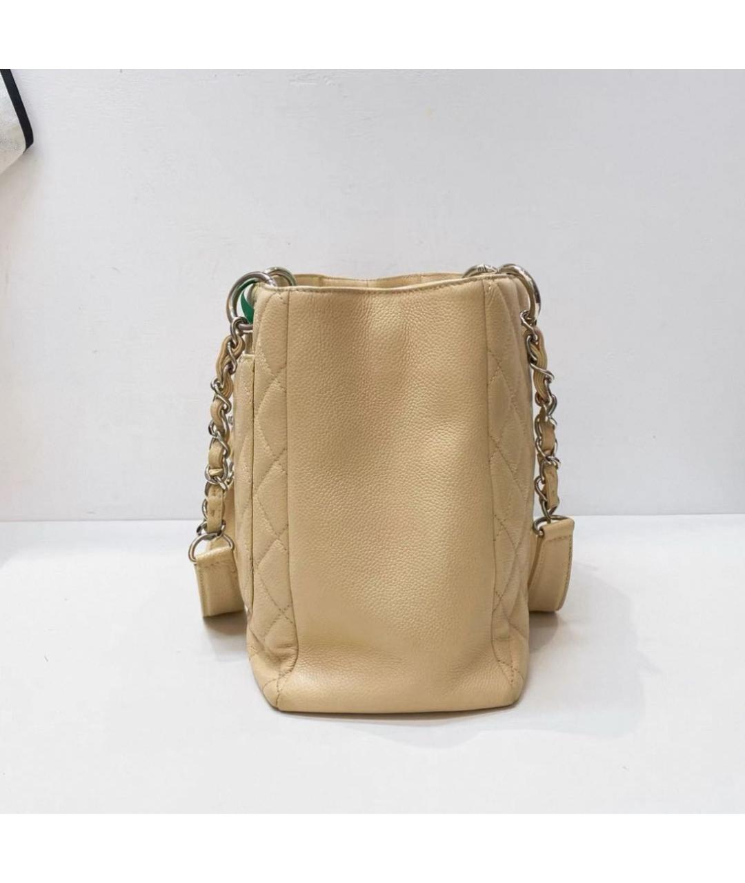 CHANEL Бежевая кожаная сумка с короткими ручками, фото 5