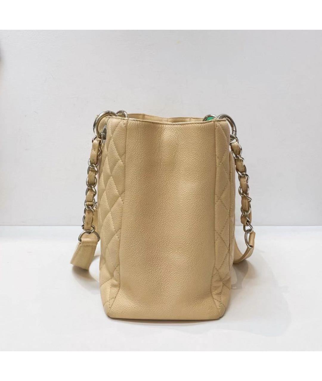 CHANEL Бежевая кожаная сумка с короткими ручками, фото 3