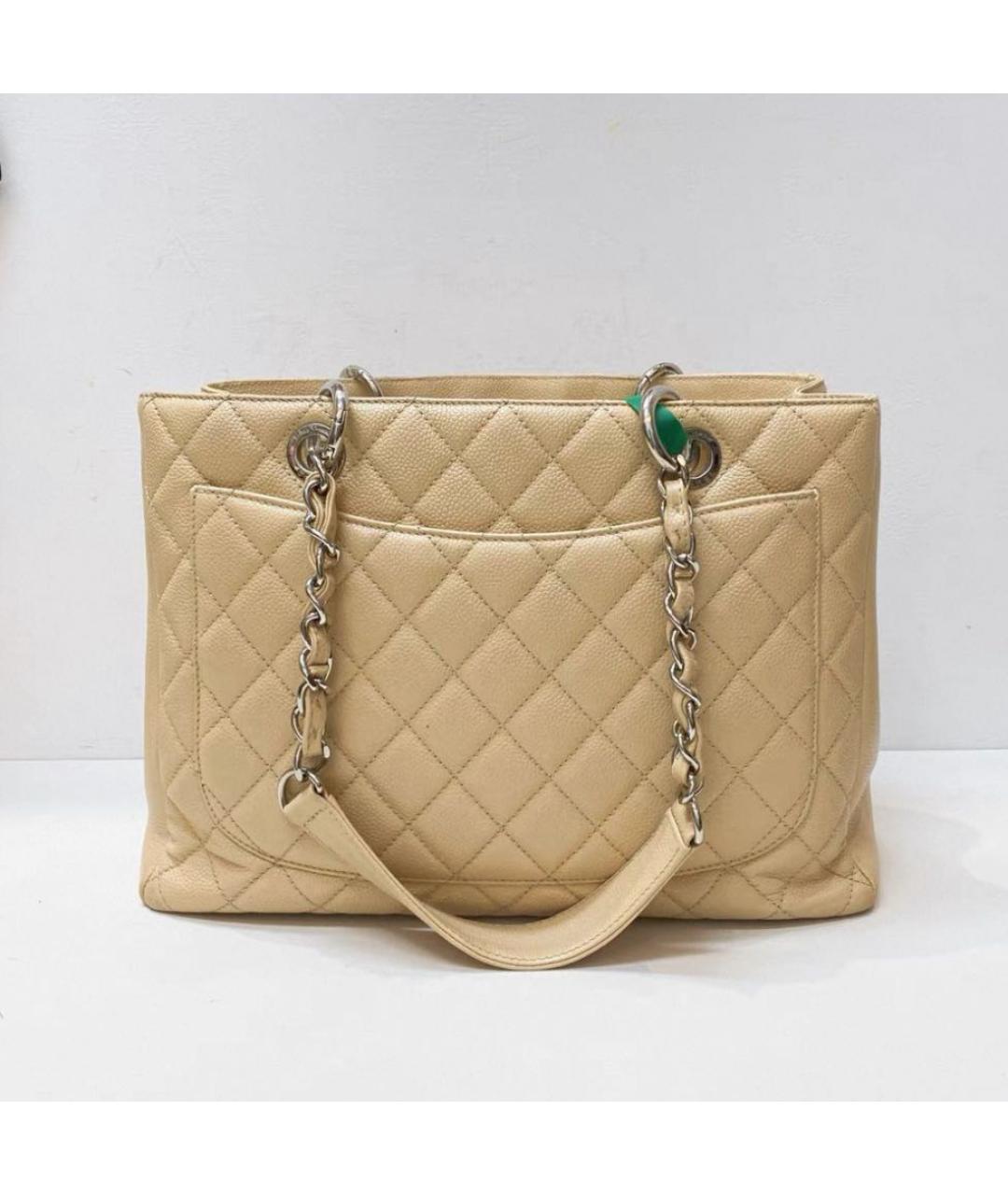 CHANEL Бежевая кожаная сумка с короткими ручками, фото 4