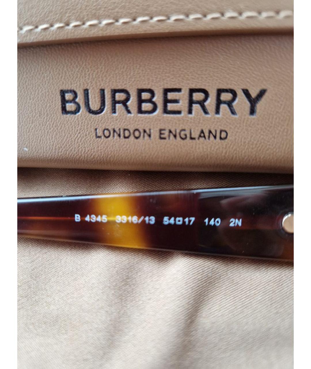 BURBERRY Коричневые пластиковые солнцезащитные очки, фото 5