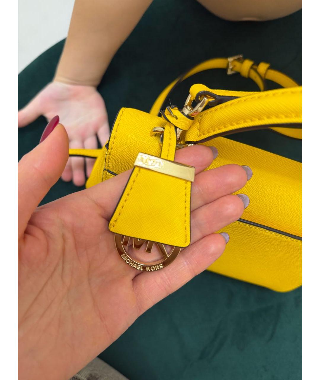 MICHAEL KORS Желтая кожаная сумка через плечо, фото 2