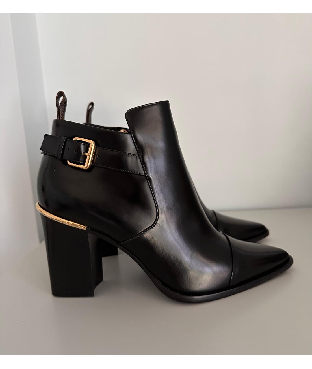 LOUIS VUITTON Черные ботильоны из лакированной кожи, фото 6