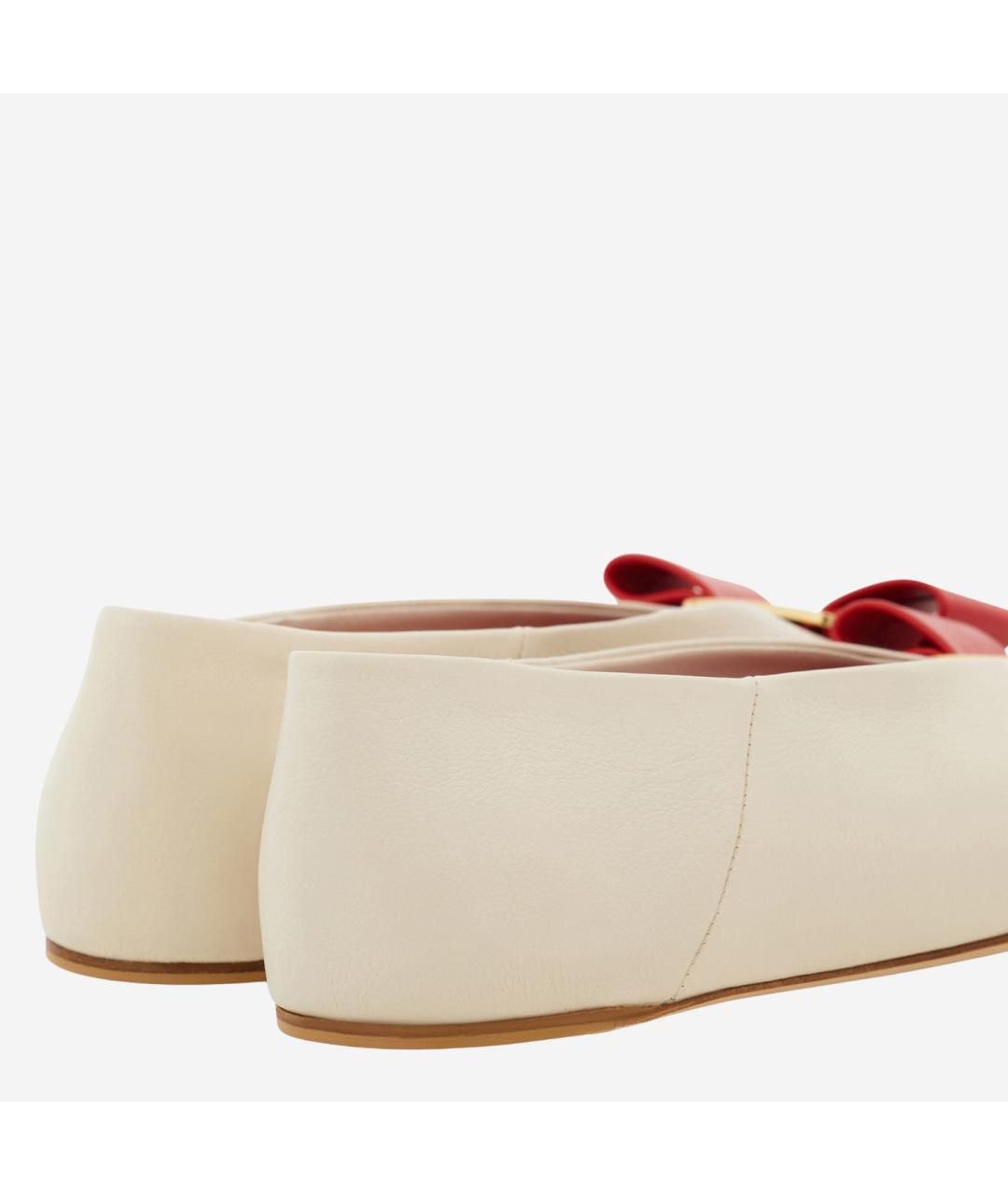 FERRAGAMO Белые кожаные балетки, фото 4