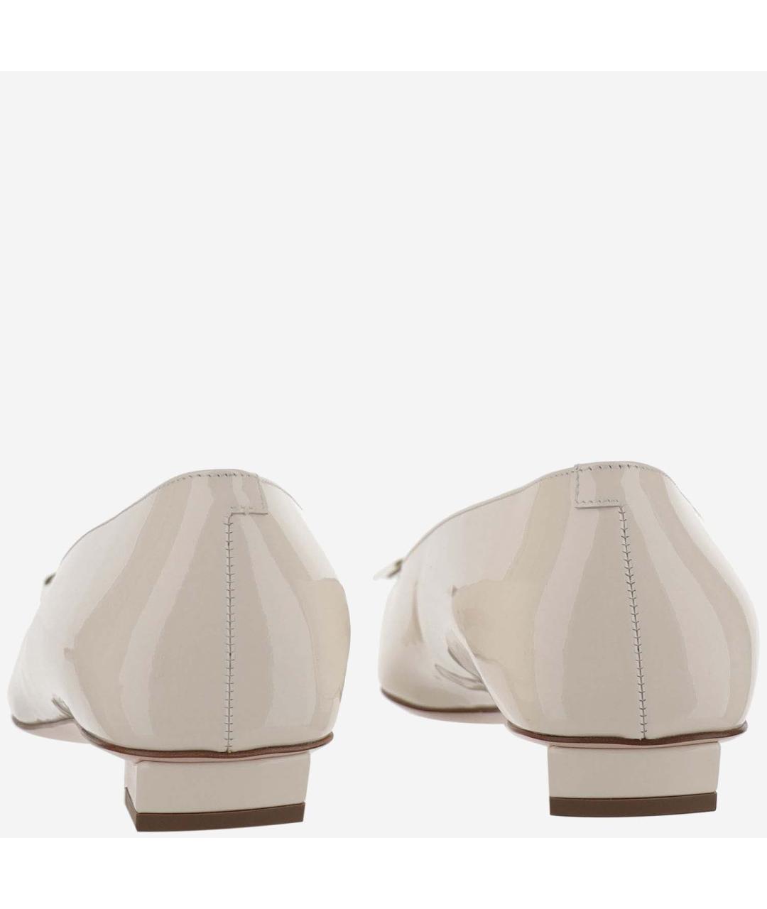 ROGER VIVIER Бежевые балетки из лакированной кожи, фото 3