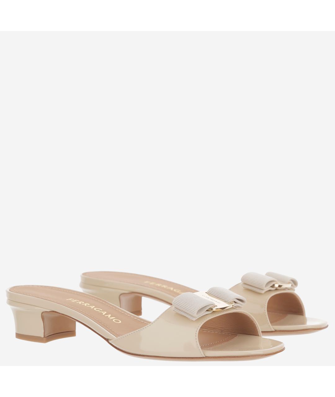 FERRAGAMO Бежевые мюли из лакированной кожи, фото 2