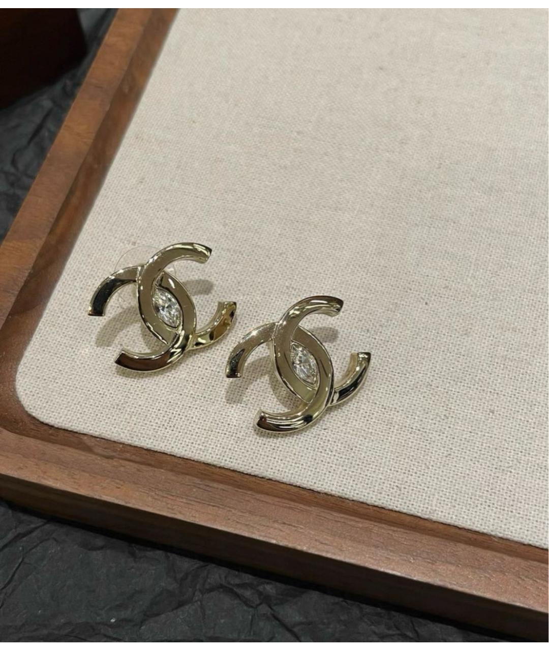 CHANEL Золотые металлические серьги, фото 2