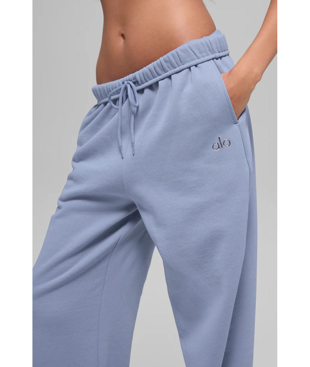 ALO YOGA Голубые спортивные брюки и шорты, фото 2