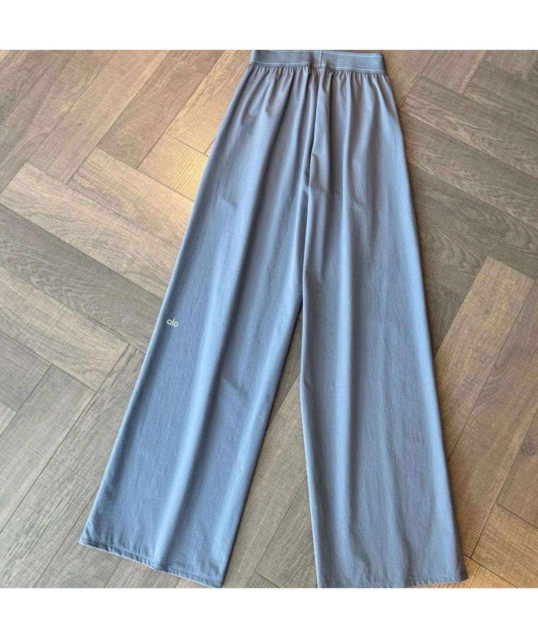 ALO YOGA Серые спортивные брюки и шорты, фото 4