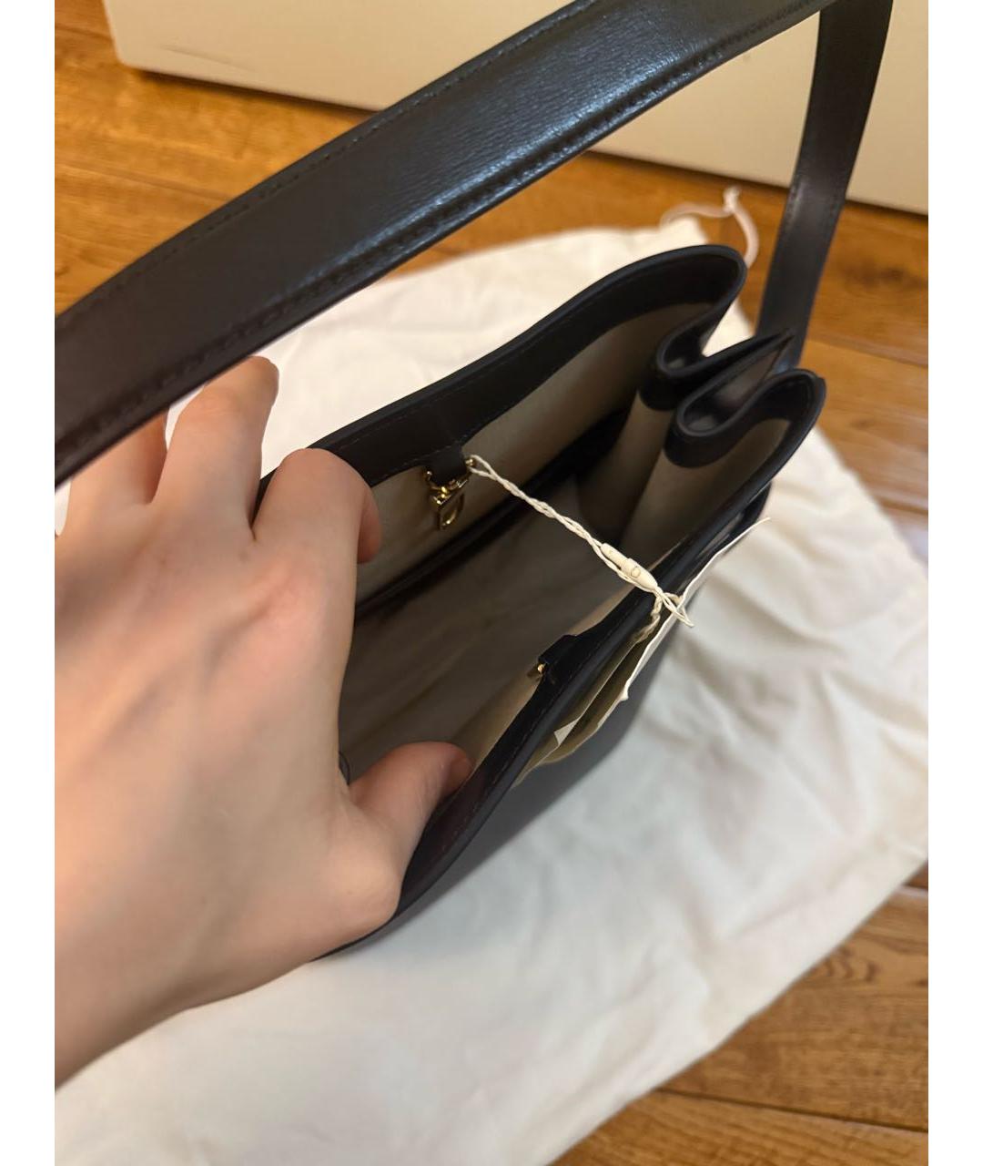 TOTEME Черная кожаная сумка с короткими ручками, фото 8