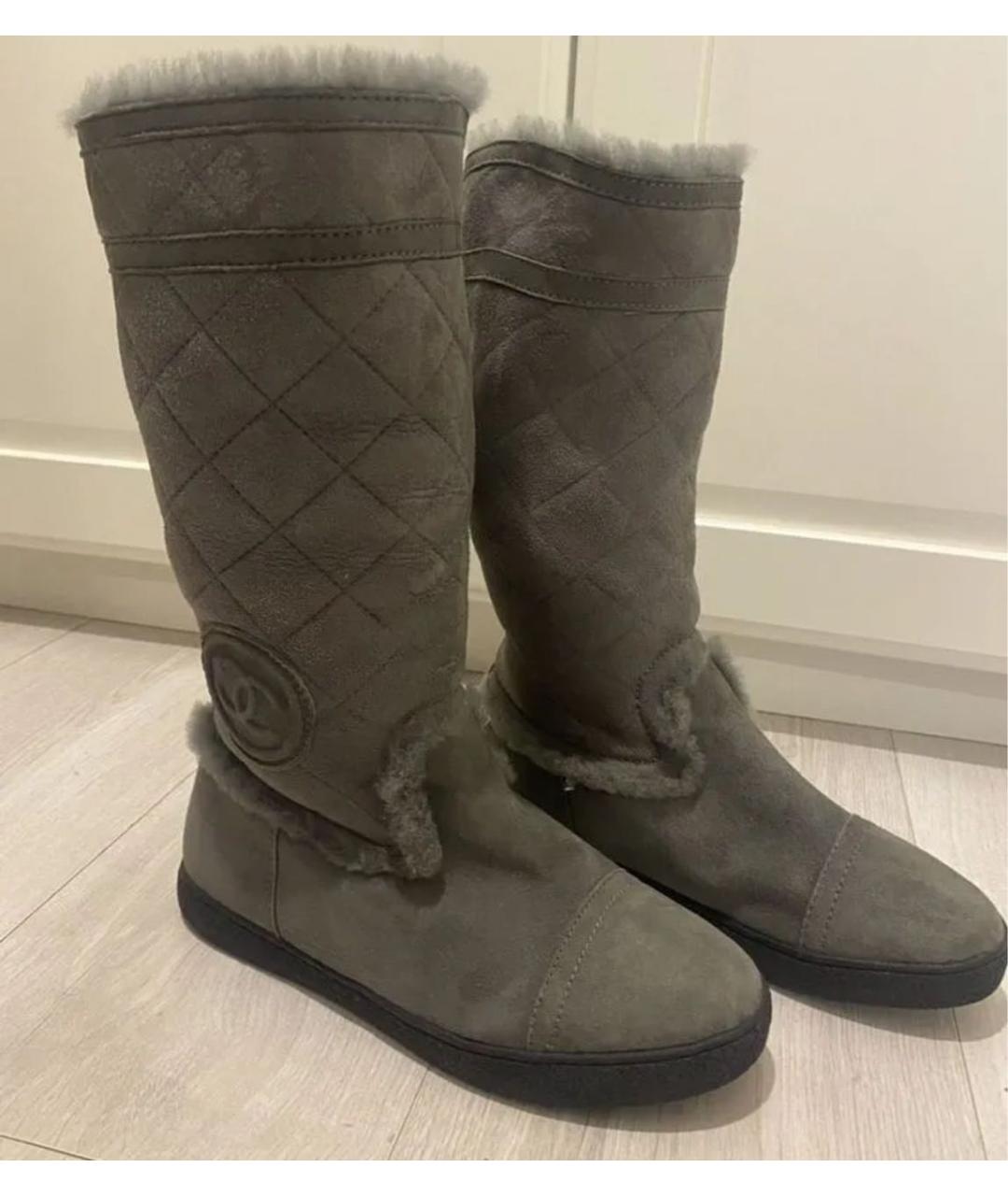 CHANEL Серые замшевые сапоги, фото 8