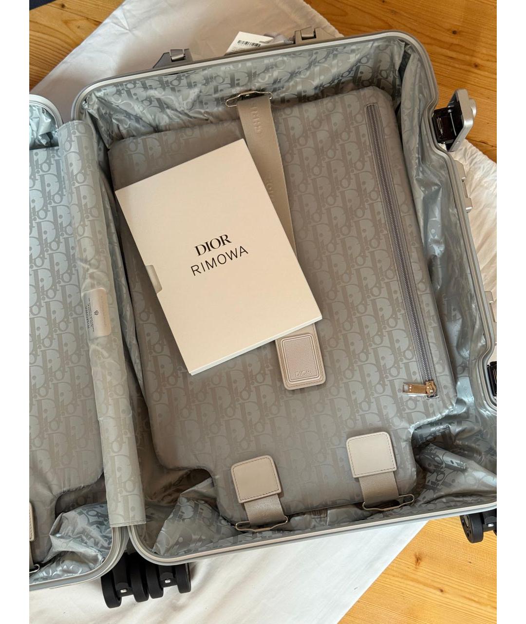 Rimowa Серебрянный чемодан, фото 4