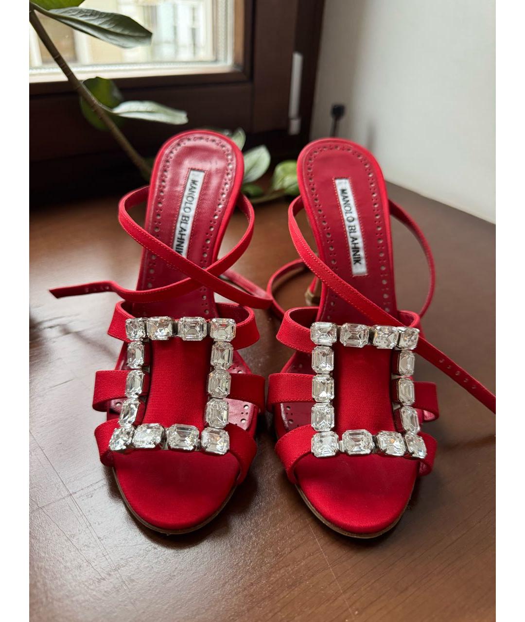 MANOLO BLAHNIK Красные текстильные босоножки, фото 2