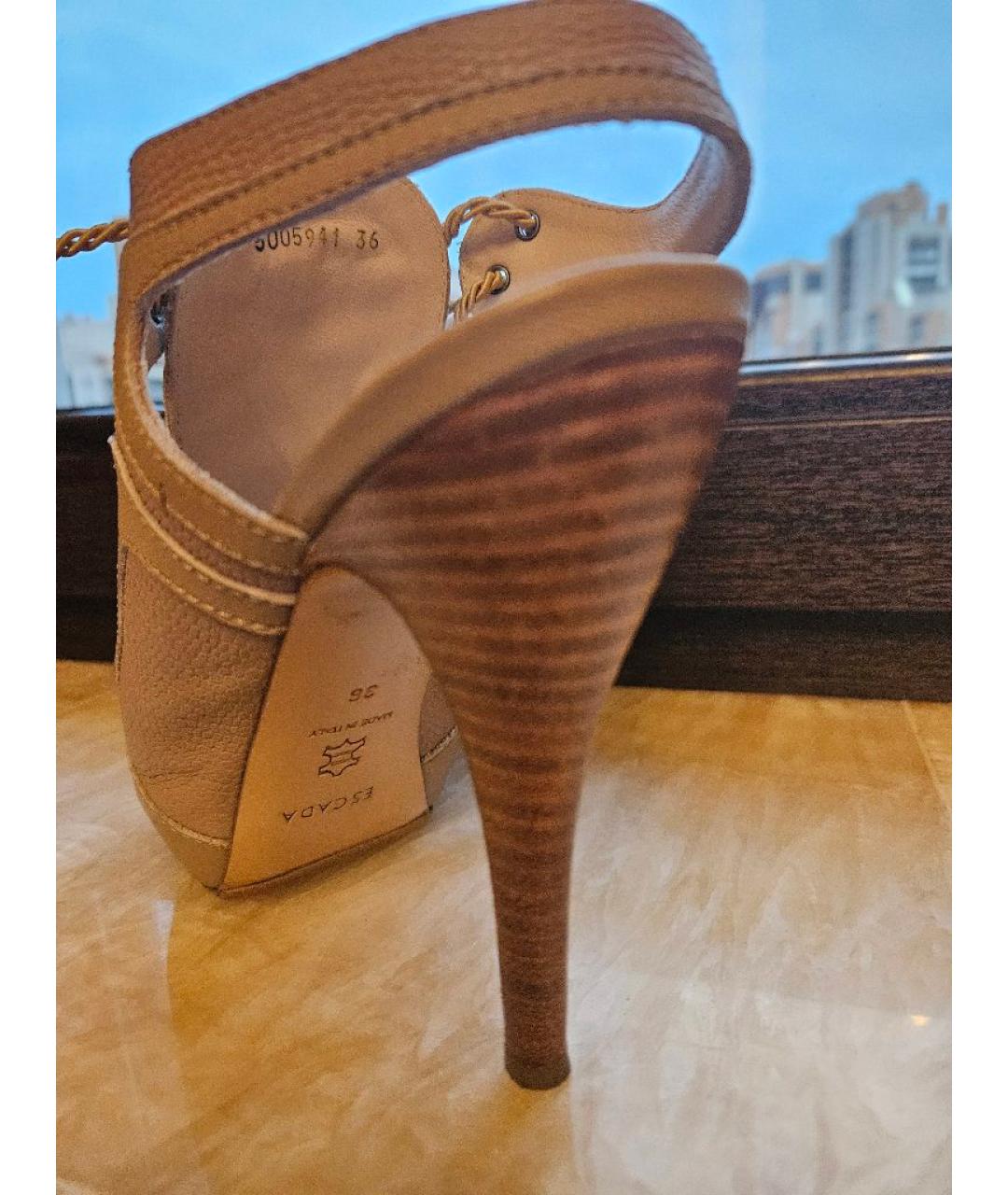 ESCADA Бежевые кожаные босоножки, фото 5