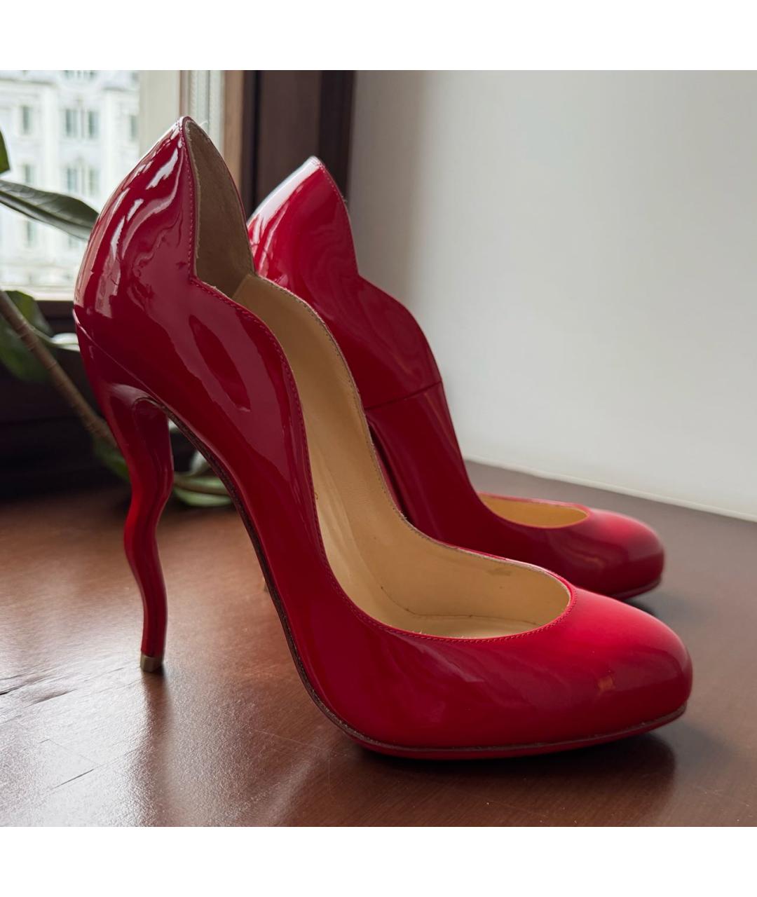 CHRISTIAN LOUBOUTIN Красные туфли из лакированной кожи, фото 6