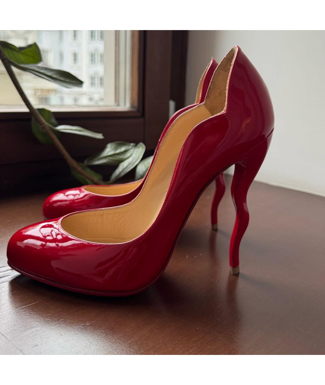 CHRISTIAN LOUBOUTIN Красные туфли из лакированной кожи, фото 5