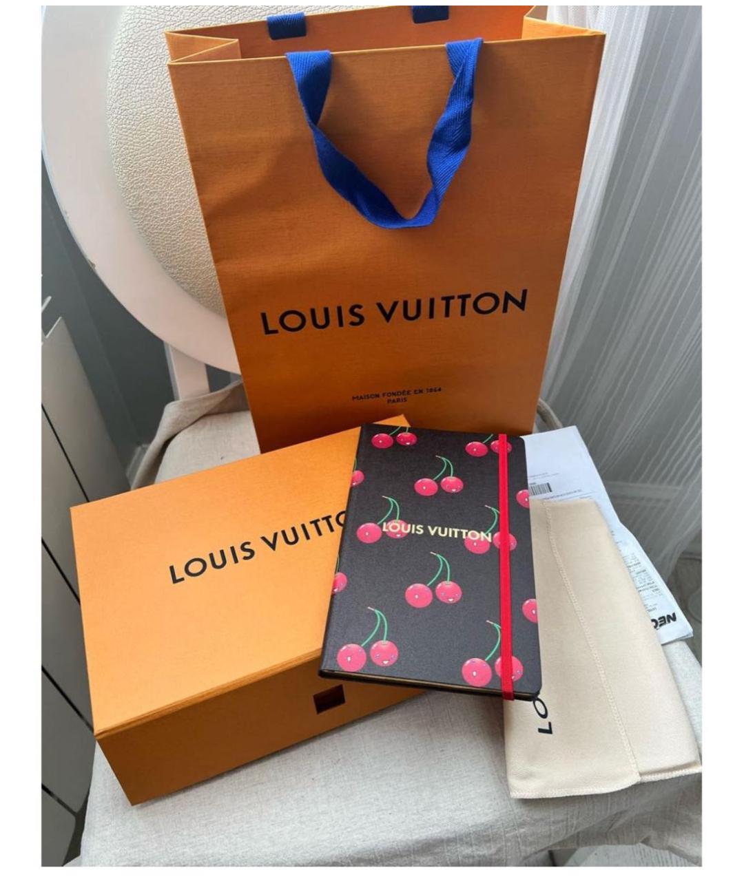 LOUIS VUITTON Книга, фото 2