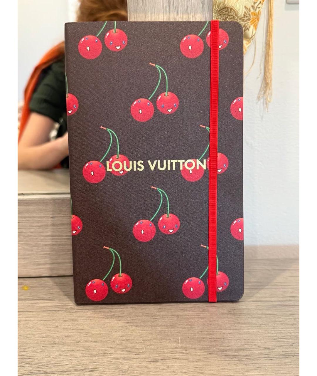 LOUIS VUITTON Книга, фото 6