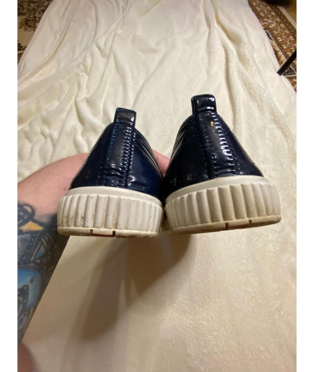 PRADA Темно-синие лоферы из лакированной кожи, фото 4