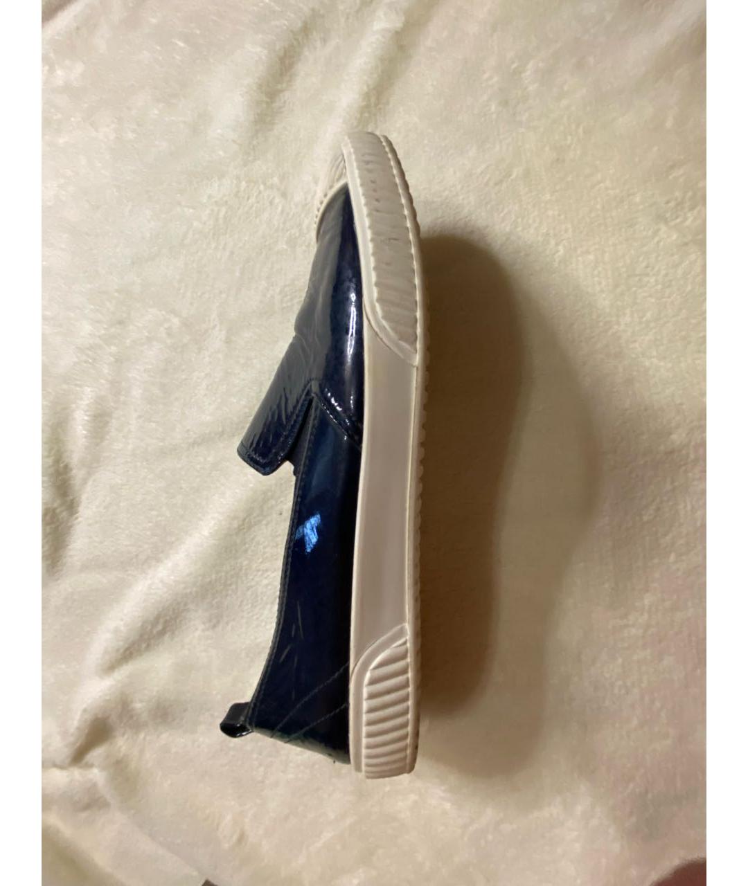 PRADA Темно-синие лоферы из лакированной кожи, фото 5