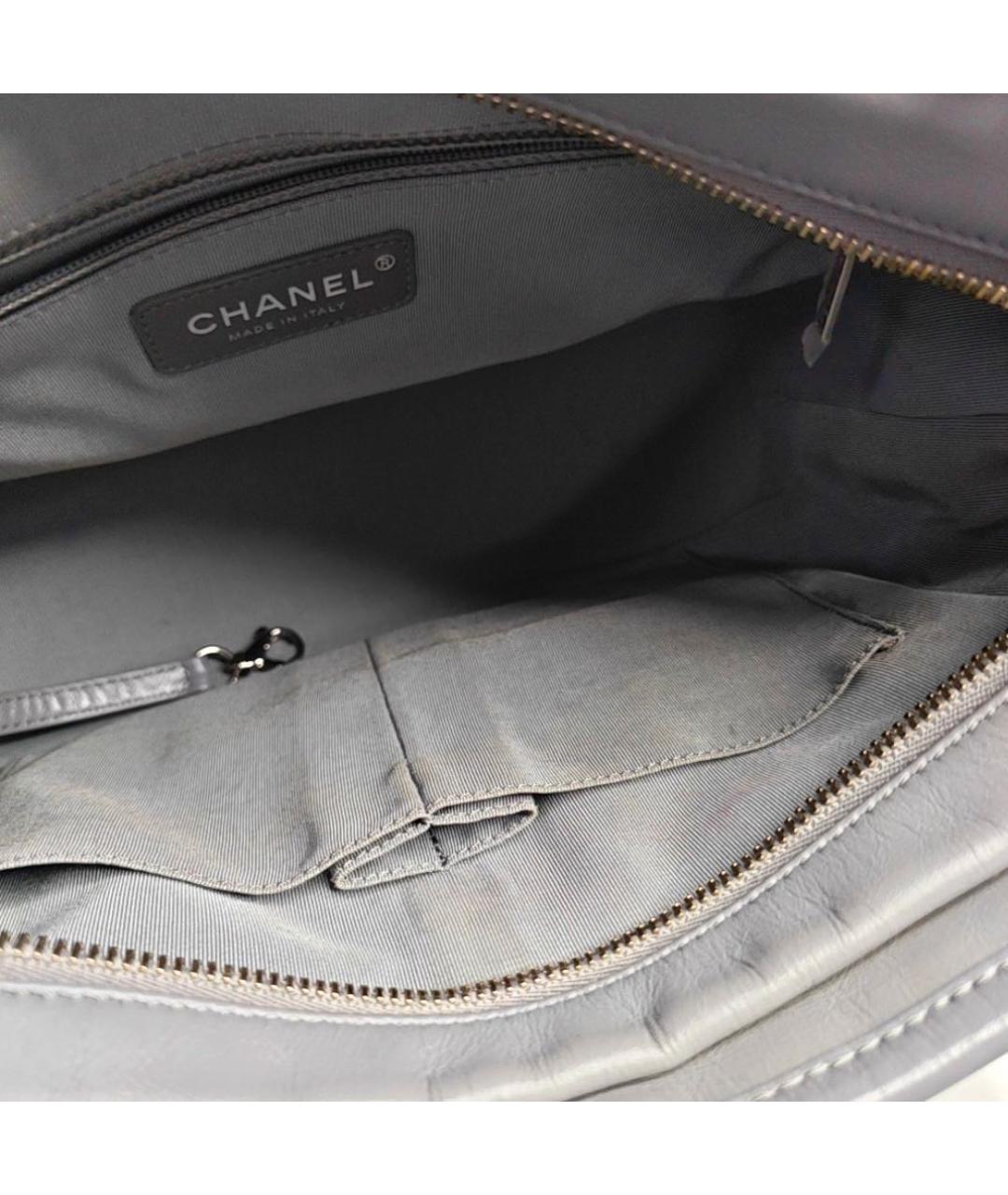 CHANEL Серая кожаная сумка через плечо, фото 3