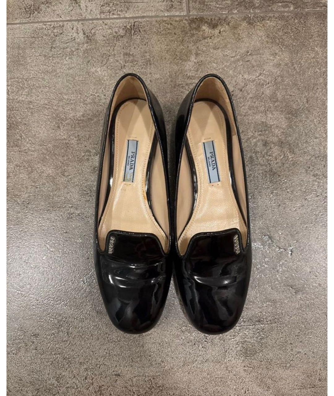 PRADA Черные лоферы из лакированной кожи, фото 2