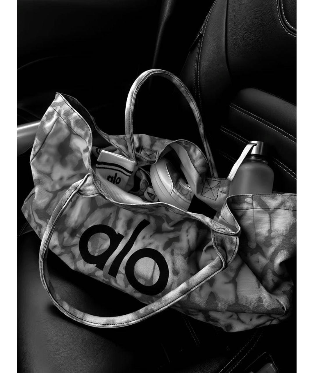 ALO YOGA Бежевая тканевая дорожная/спортивная сумка, фото 3