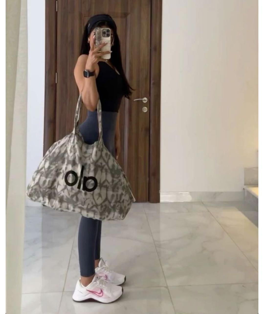 ALO YOGA Бежевая тканевая дорожная/спортивная сумка, фото 5